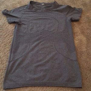 Lululemon running shirt